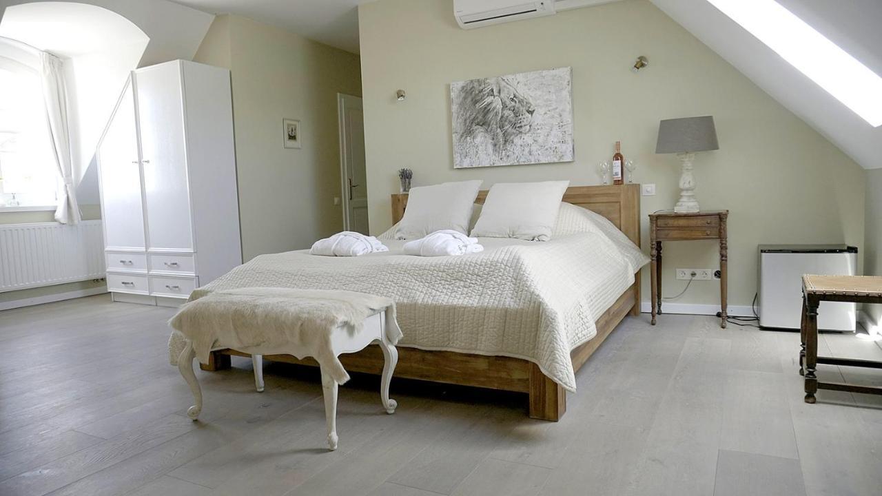Liszkay Borkuria Hotel Monoszlo Bagian luar foto